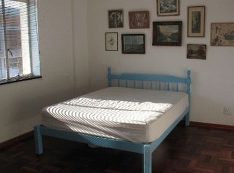 Кровать для маленькой комнаты или кровать – кабинет