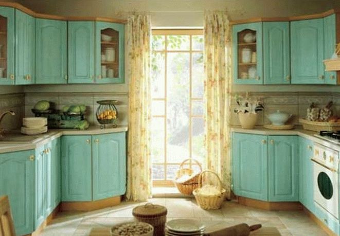 Кухонная мебель с мятным оттенком