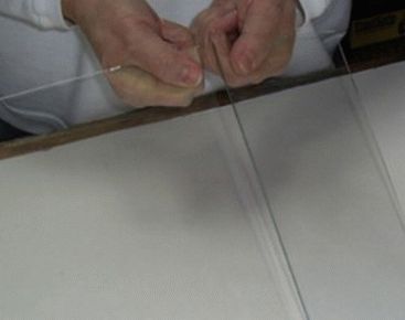 Как резать стекло стеклорезом