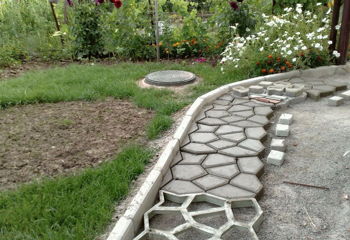 Садовая дорожка из бетона своими руками