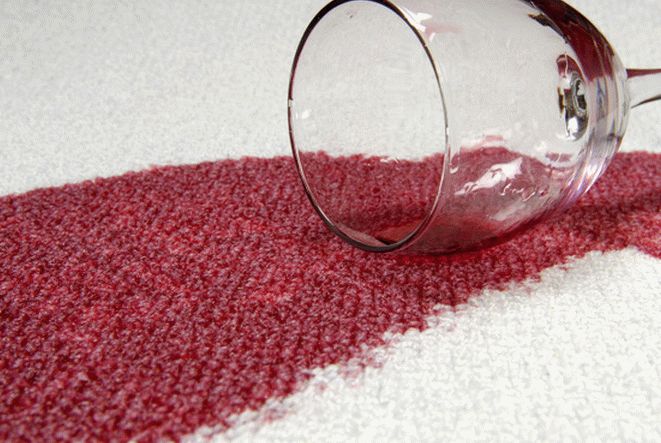 как очистить диван от винных пятен