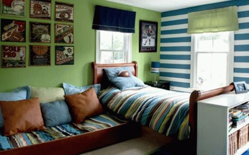 Зелено-синий интерьер спальни