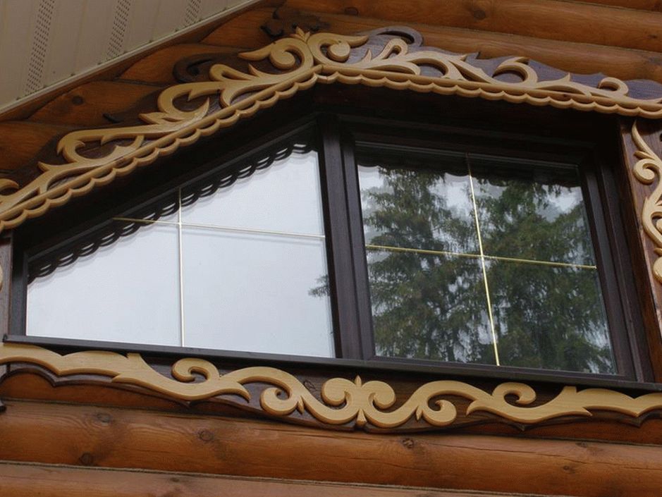 Узорчатые окна с наличниками