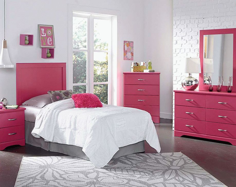 Розовая мебель для спальни