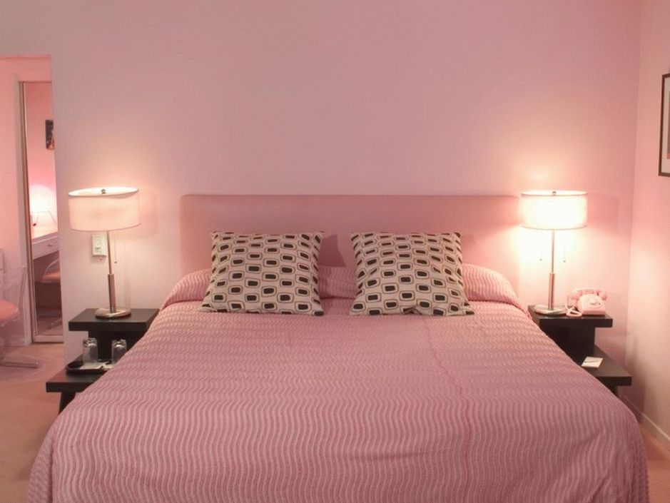 Легкий цвет розового в дизайне спальни